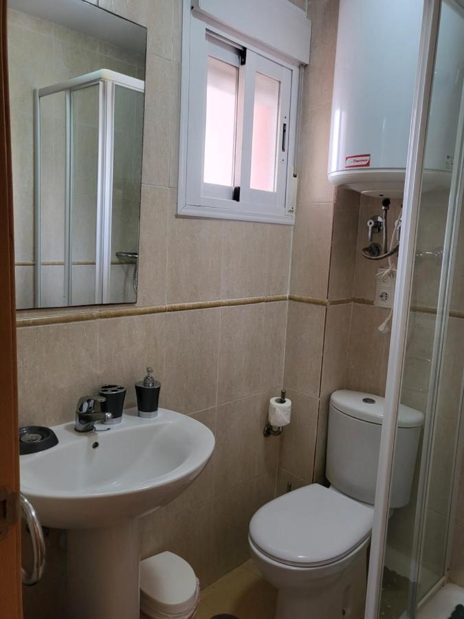 ¡bajo Con Terraza Y Patio Con Vistas A La Piscina Comunitaria! * Vera
