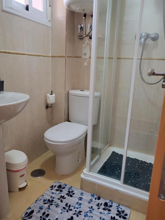 ¡bajo Con Terraza Y Patio Con Vistas A La Piscina Comunitaria! * Vera