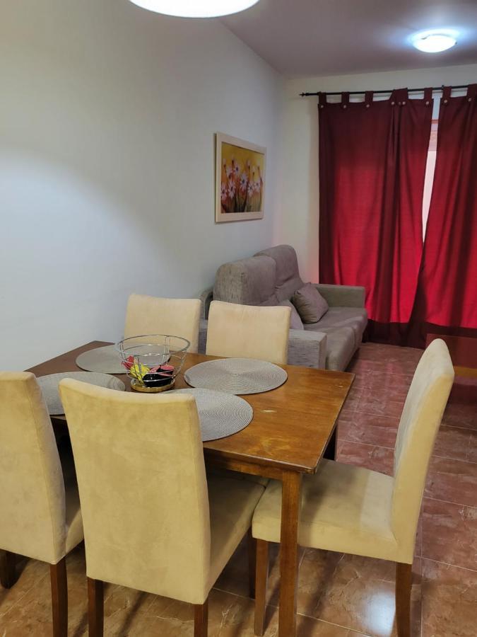 ¡bajo Con Terraza Y Patio Con Vistas A La Piscina Comunitaria!