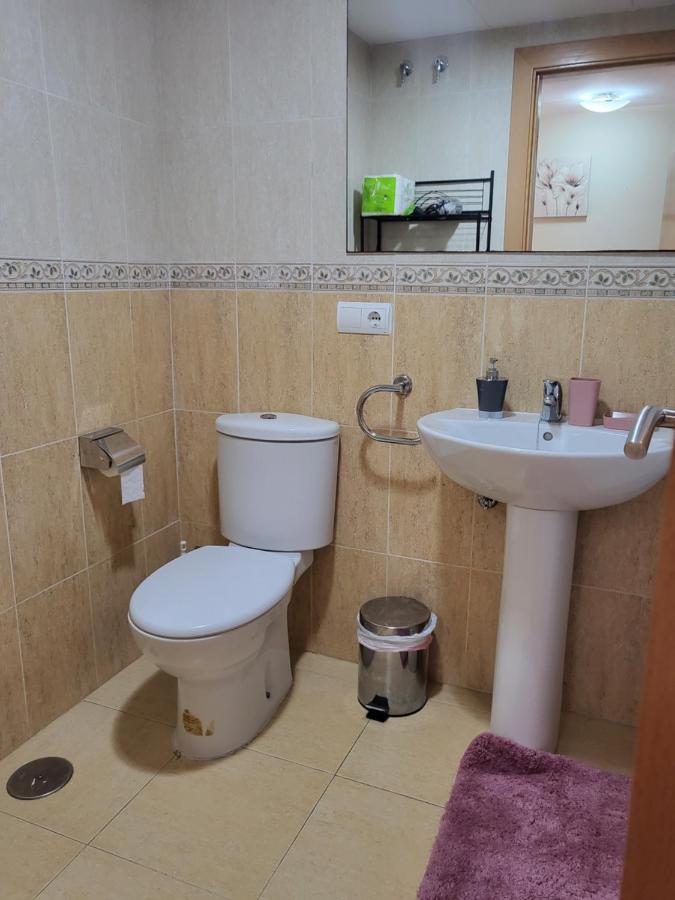 ¡bajo Con Terraza Y Patio Con Vistas A La Piscina Comunitaria! * Vera