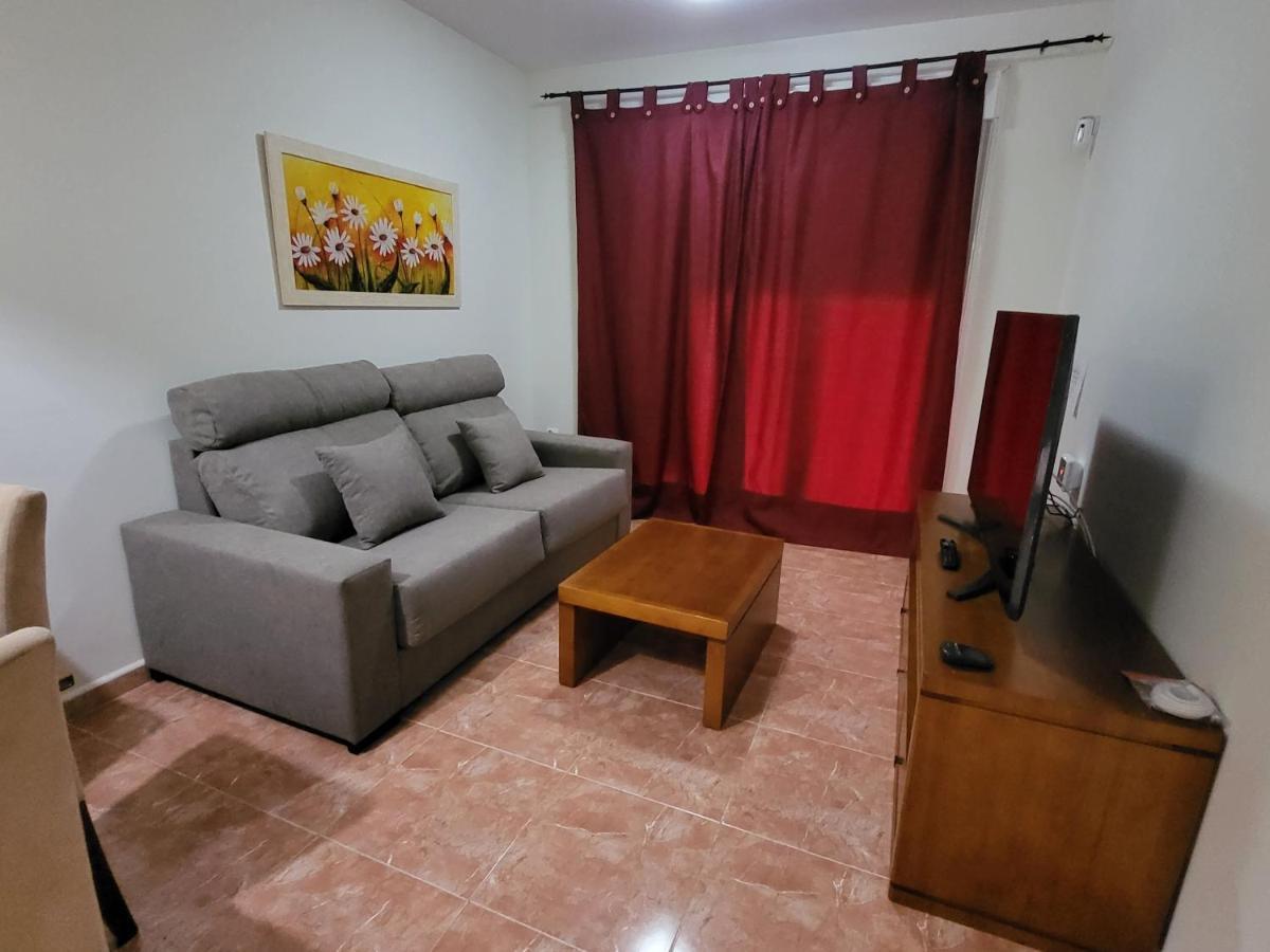 ¡bajo Con Terraza Y Patio Con Vistas A La Piscina Comunitaria! Apartment Vera